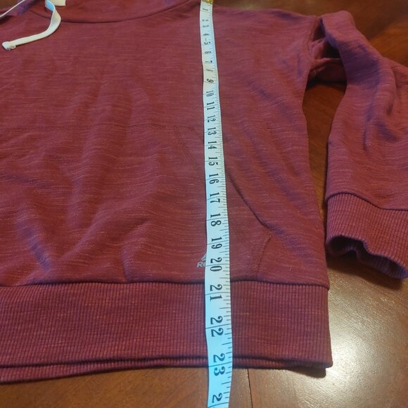 Reebok Sweatshirt - Picture 12 of 15